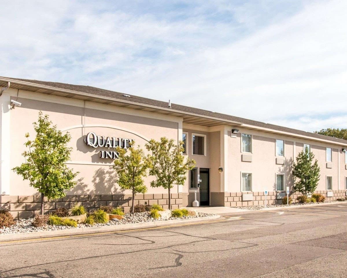 Quality Inn & Suites Next to the Casino, Hotel in Brownlee Park