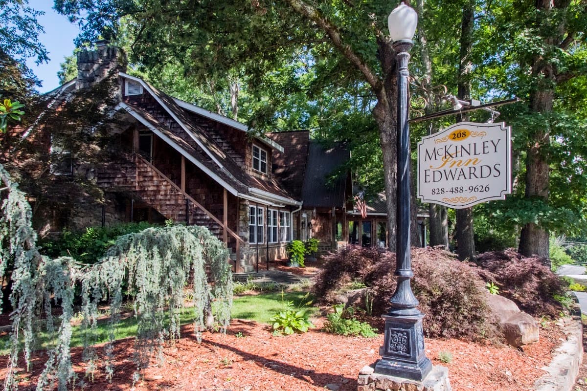 McKinley Edwards Inn, Hotel in Bryson City