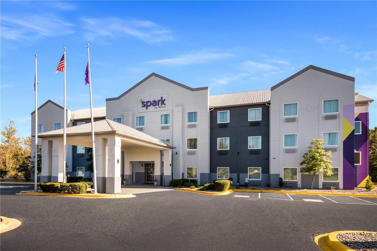 Spark by Hilton La Grange, Hotel in Buckner