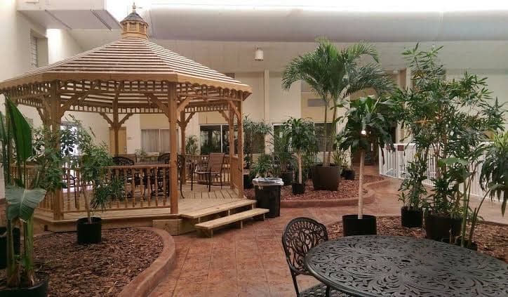 Ramada Plaza by Wyndham Louisville Hotel & Conference Center, Hotel in Hurstbourne Acres
