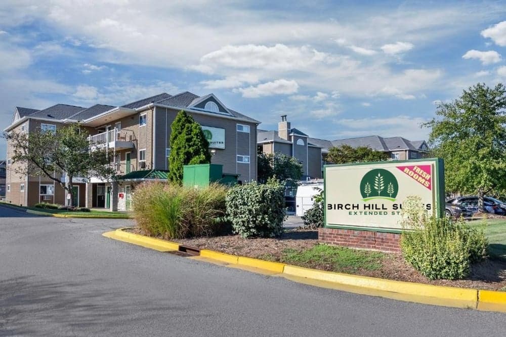 Birch Hill Suites Louisville, Hotel in Hurstbourne Acres