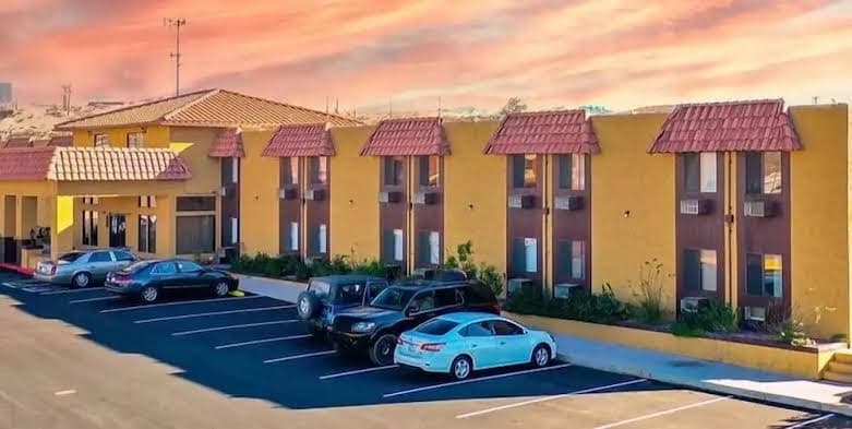 SunValley Suites, Hotel in Bullhead City