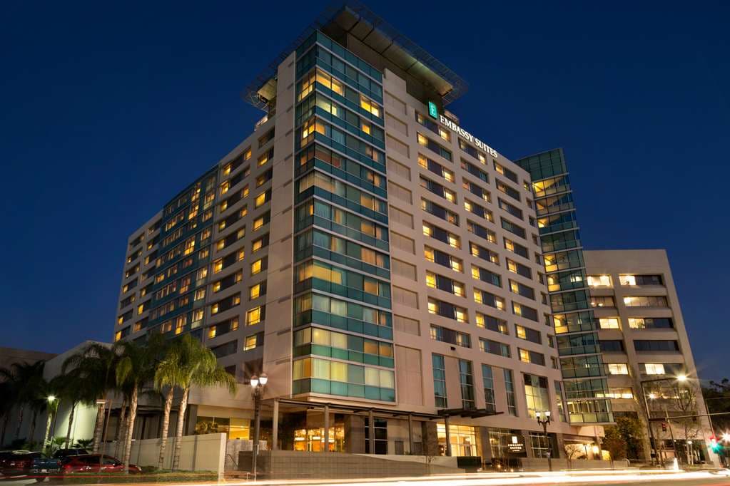 Embassy Suites by Hilton Los Angeles Glendale, Hotel in Atwater Village