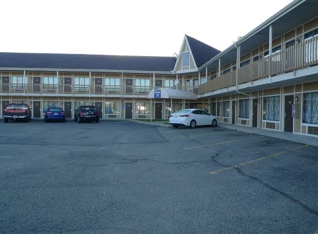 Burton Inn & Suites, Motel in Burton