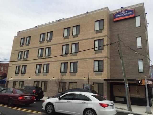 Howard Johnson by Wyndham Brooklyn, Hotel in Cypress Hills