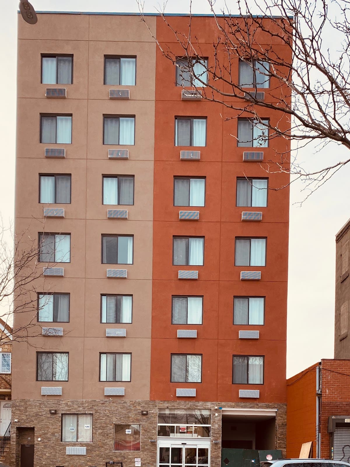 Surface Inn Brooklyn, Hotel in Cypress Hills