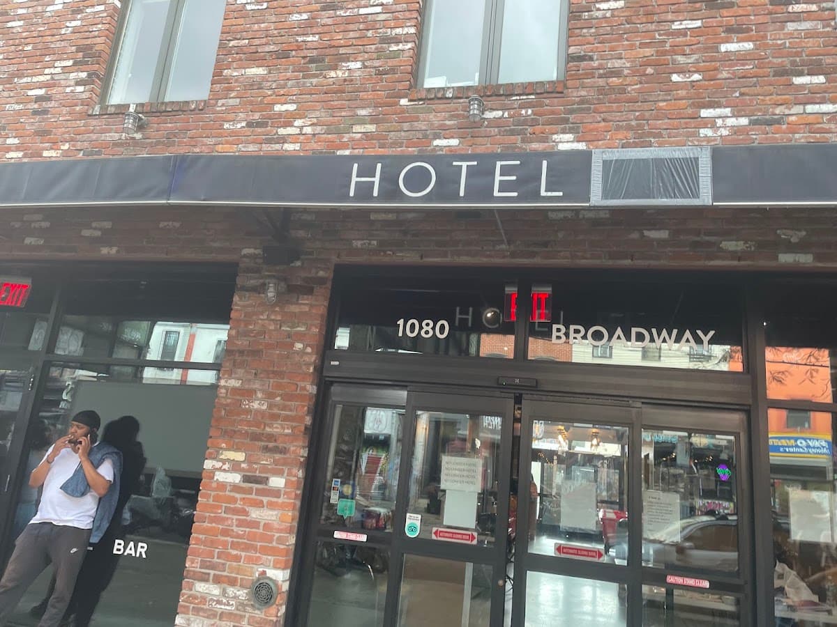 1080 Bar & Lounge @ RL Hotel, Hotel in Bushwick