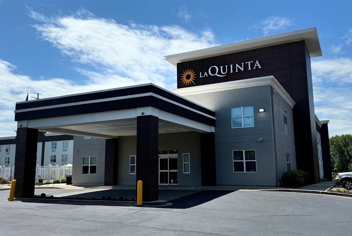 La Quinta Inn & Suites by Wyndham Lexington Park - Patuxent, Hotel in California