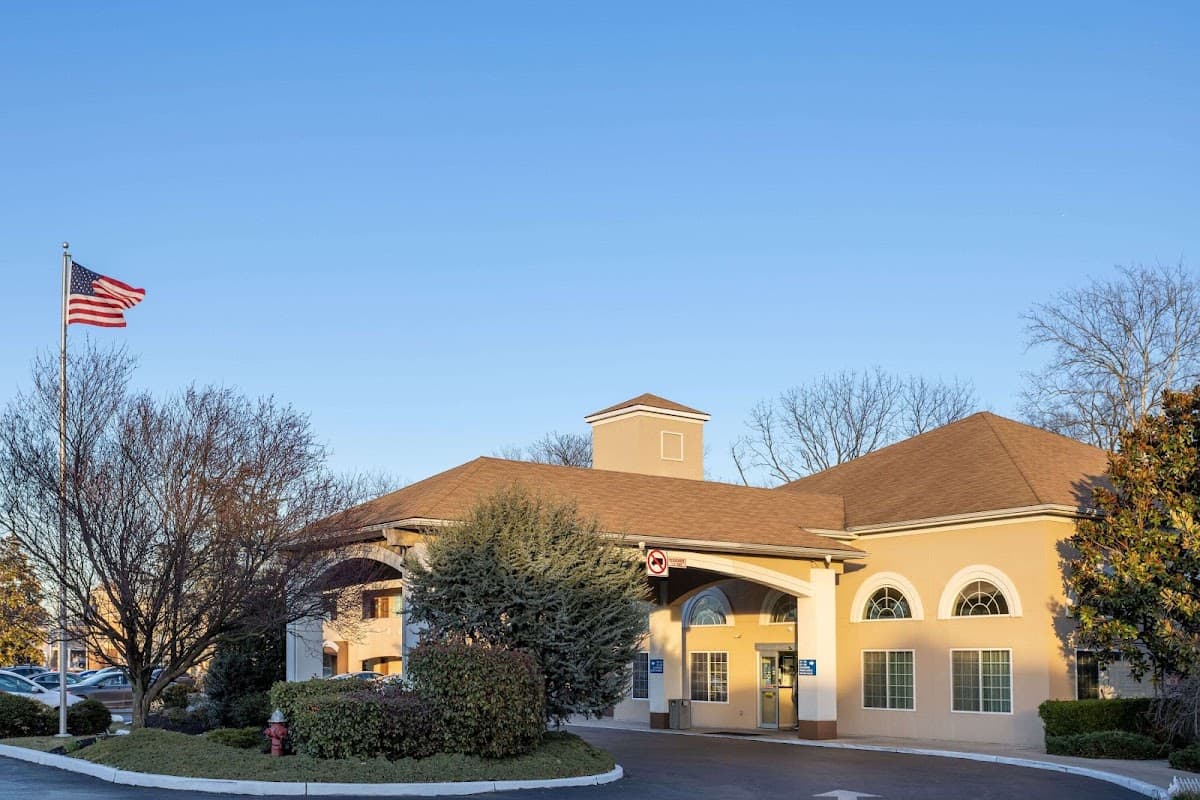 Days Inn & Suites by Wyndham Cherry Hill - Philadelphia, Hotel in Cherry Hill