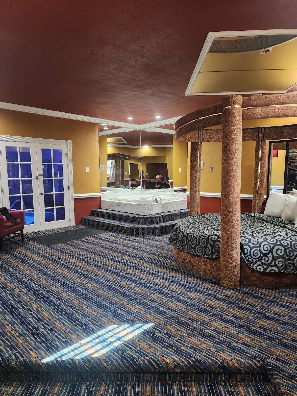Inn of the Dove - Cherry Hill, Hotel in Merchantville