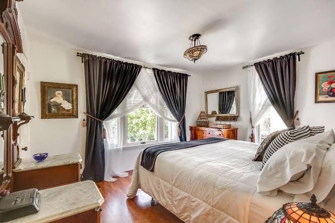 VICTORIAN PARADISE WITH INTELLIBED BED IN DOWNTOWN CAMPBELL, Hotel in Campbell