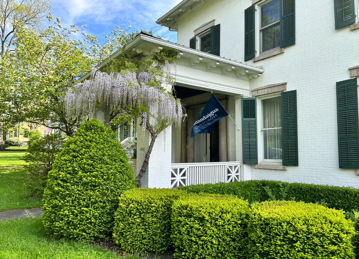 Canandaigua Guesthouse, Bed & Breakfast in Canandaigua