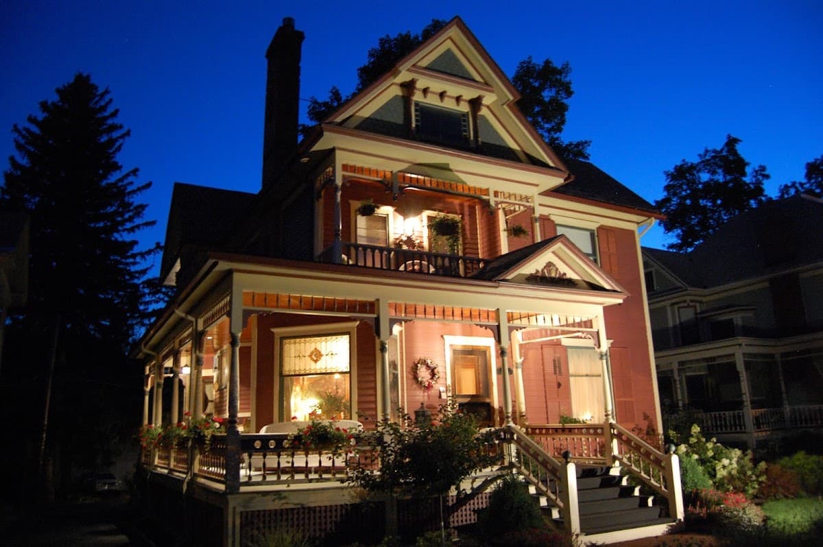 Bella Rose Bed and Breakfast, Bed & Breakfast in Canandaigua