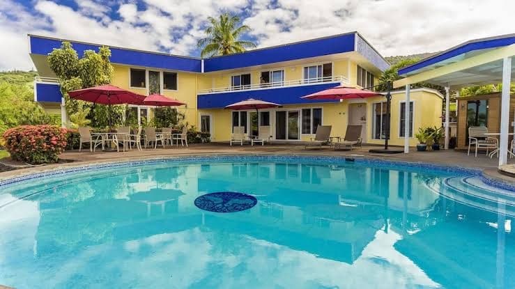Luana Inn, Bed & Breakfast in Captain Cook