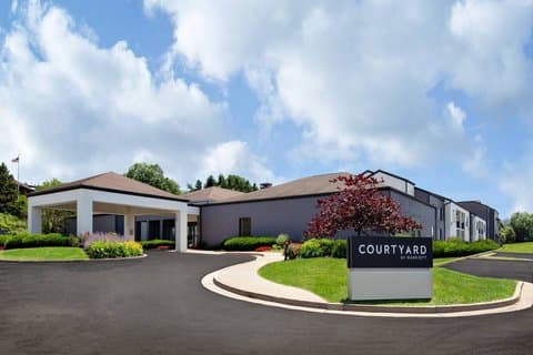 Courtyard by Marriott Pittsburgh Airport, Hotel in Carnot-Moon