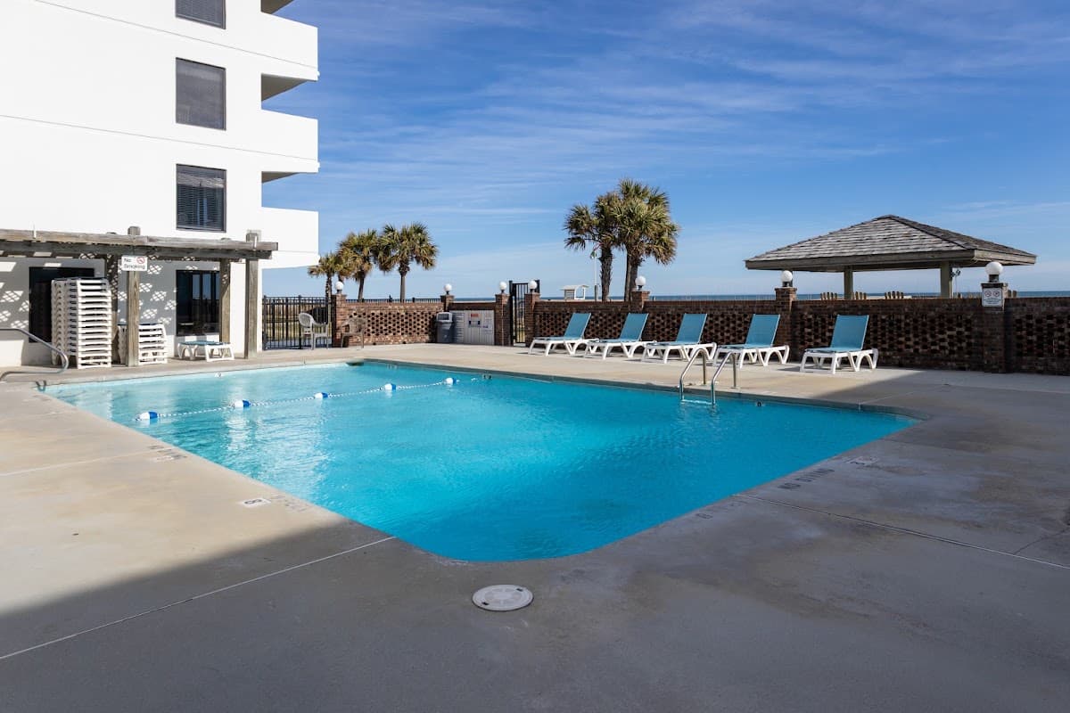 Atlantic Towers Oceanfront, Hotel in Kure Beach