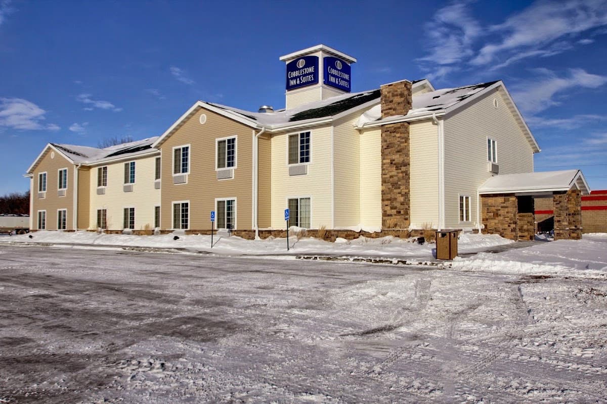 Cobblestone Inn & Suites - Carrington, Hotel in Carrington