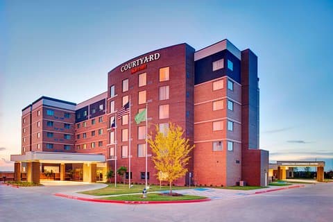 Courtyard by Marriott Dallas Carrollton and Carrollton Conference Center, Hotel in Carrollton