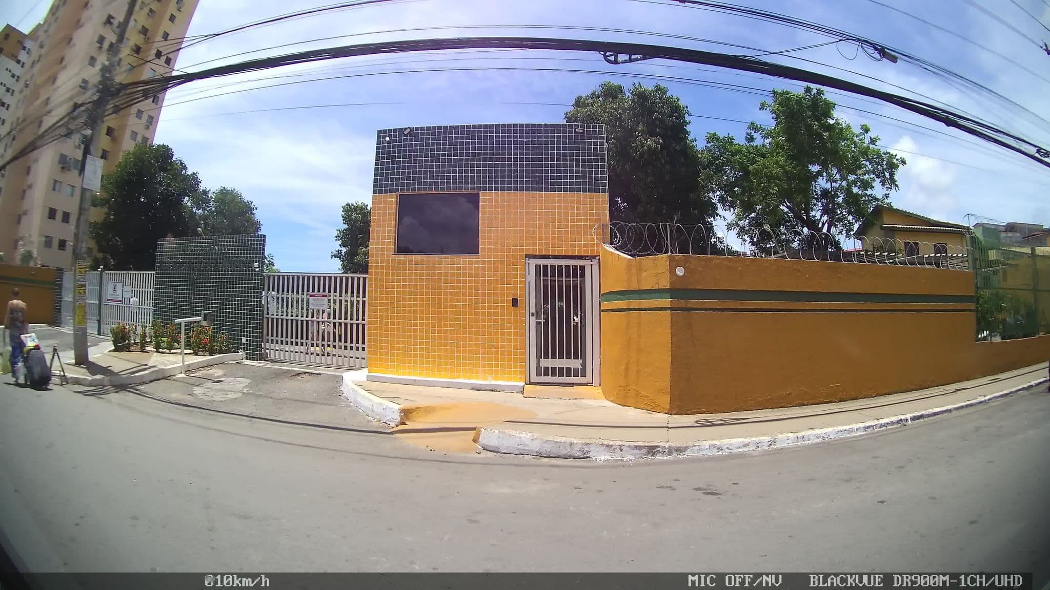Street view near Condomínio Bosque da Lagoa, Salvador — © kaart_2 (CC BY-SA · Mapillary)