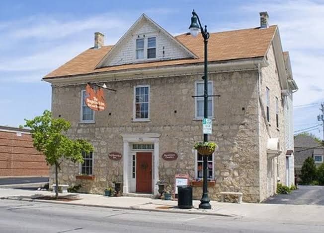The Stagecoach Inn Bed and Breakfast, Bed & Breakfast in Cedarburg