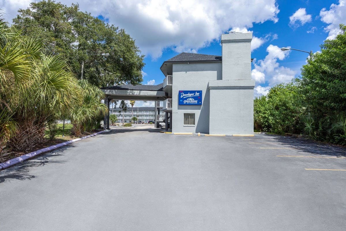 Howard Johnson by Wyndham Orlando Lake Buena Vista South, Hotel in Celebration