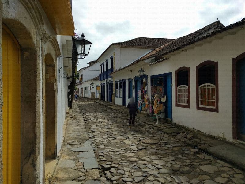 Street view near Casinha Centro Histórico, Paraty