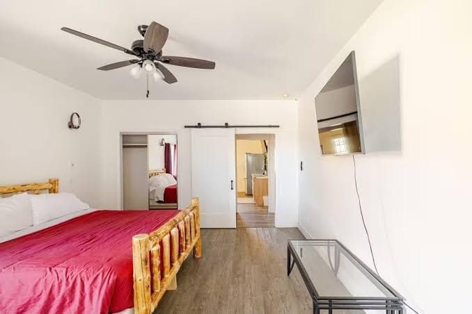 Lovely 7-bedroom home near Zion + Private Pool, Holiday Home in Colorado City