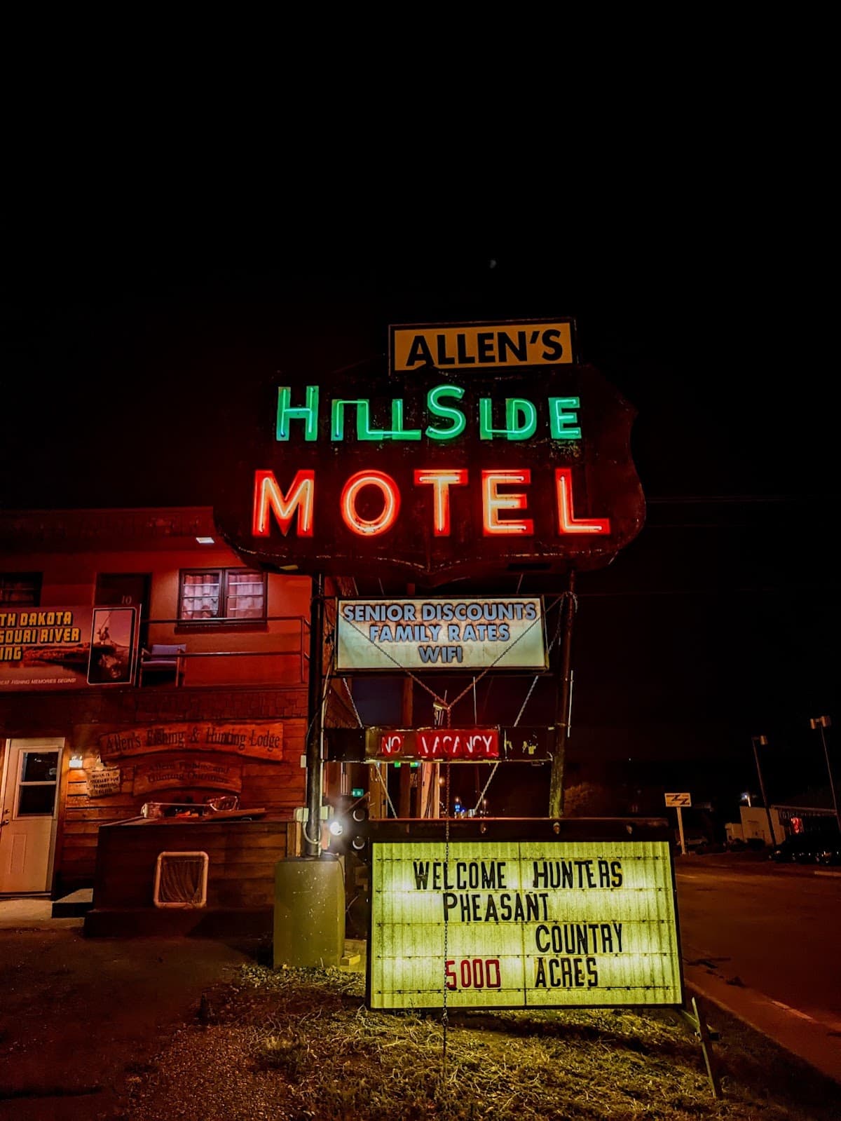 Allen's South Dakota Fishing and Hunting Lodge, Hotel in Chamberlain
