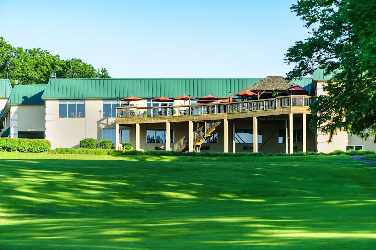 Lakeview Golf Resort, Resort in Cheat Lake