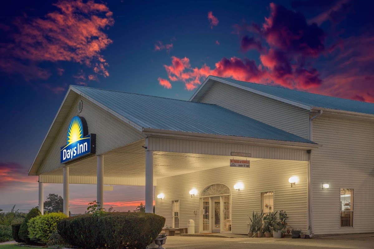 Days Inn by Wyndham Hardy, Hotel in Cherokee Village