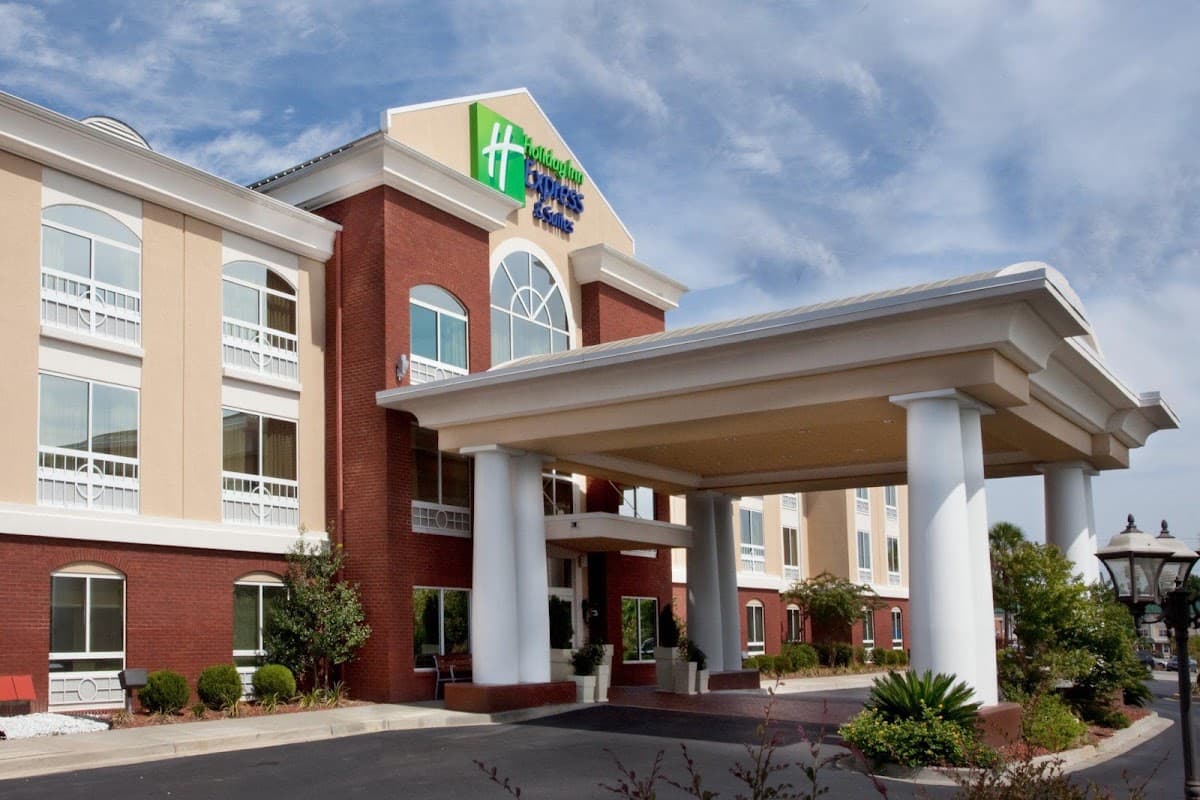 Holiday Inn Express & Suites Sumter by IHG, Hotel in Cherryvale