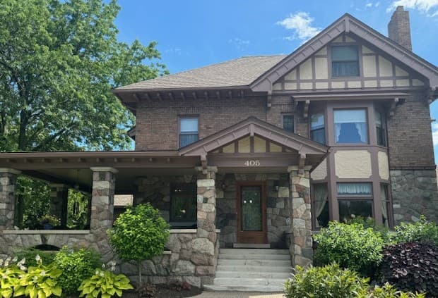 Chesaning Stone House, Hotel in Chesaning