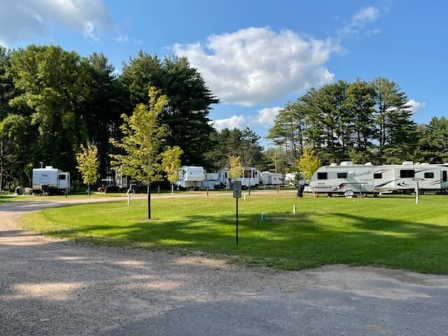 Sunny Pines Resort, Resort in Chetek