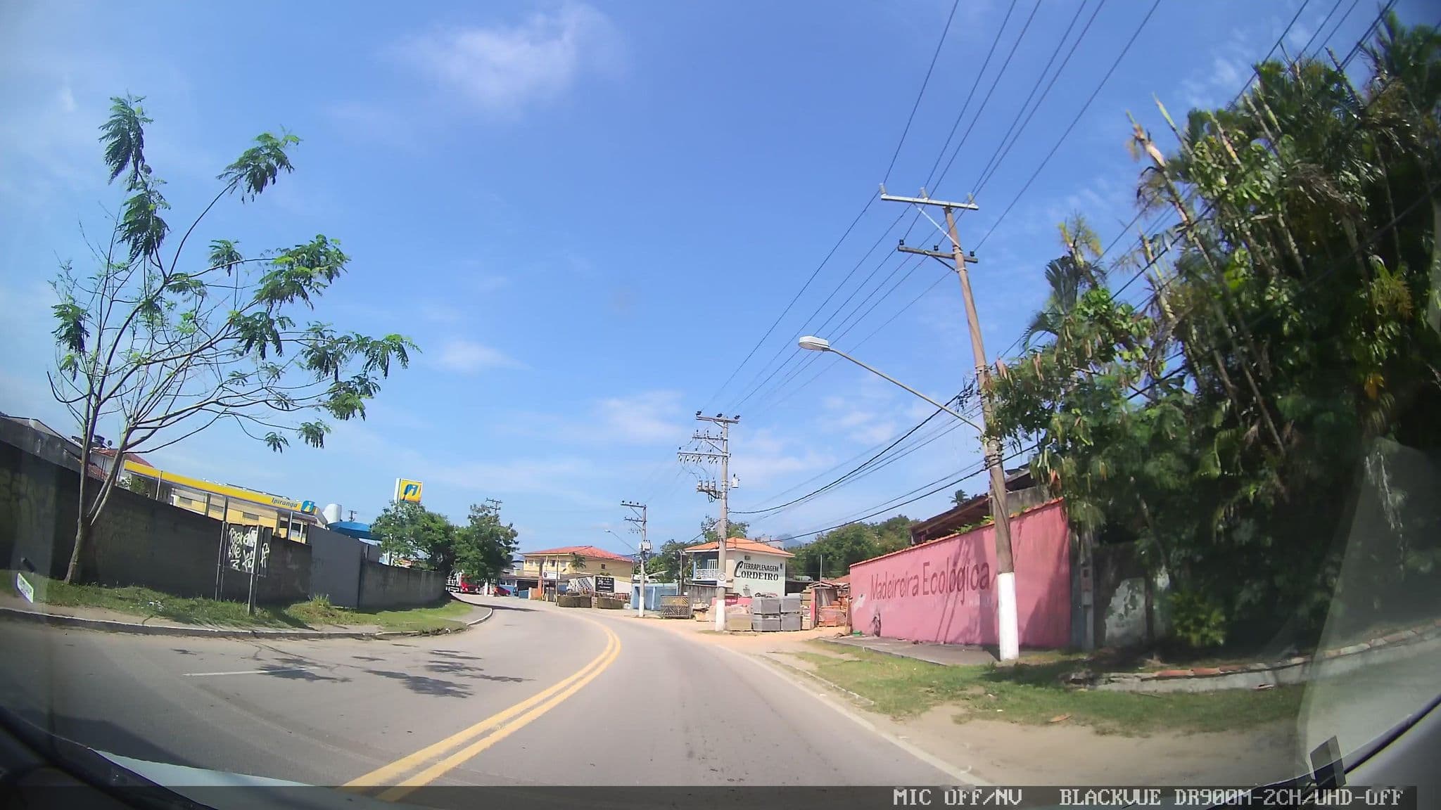 Street view near Miradouro de São Sebastião, Ilhabela — © marciosampaio (CC BY-SA · Mapillary)