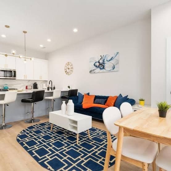 Affordable Private Room - Shared - Apartment, Hotel in Douglas