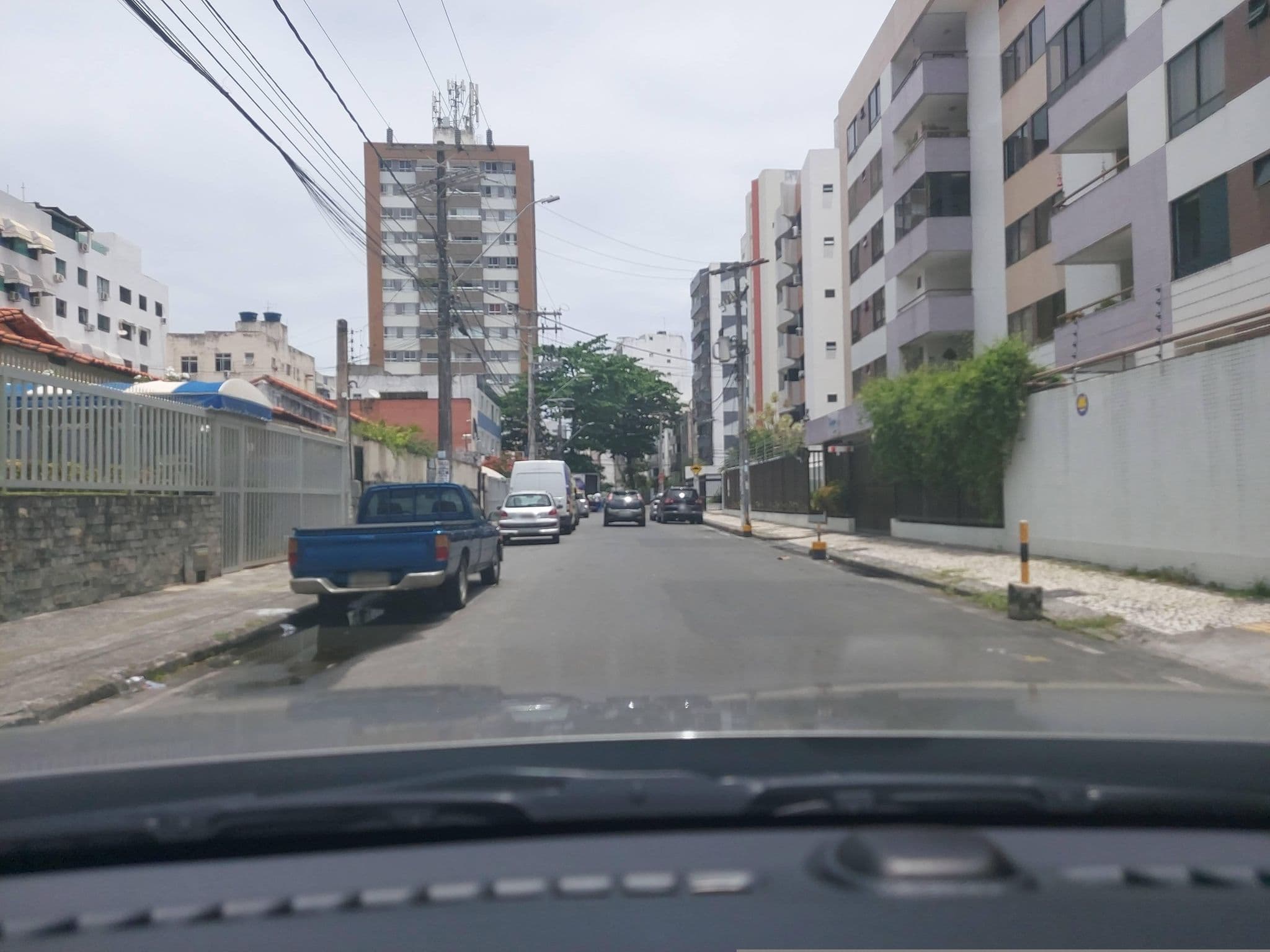 Street view near Edifício F Garcia Lorca, Salvador