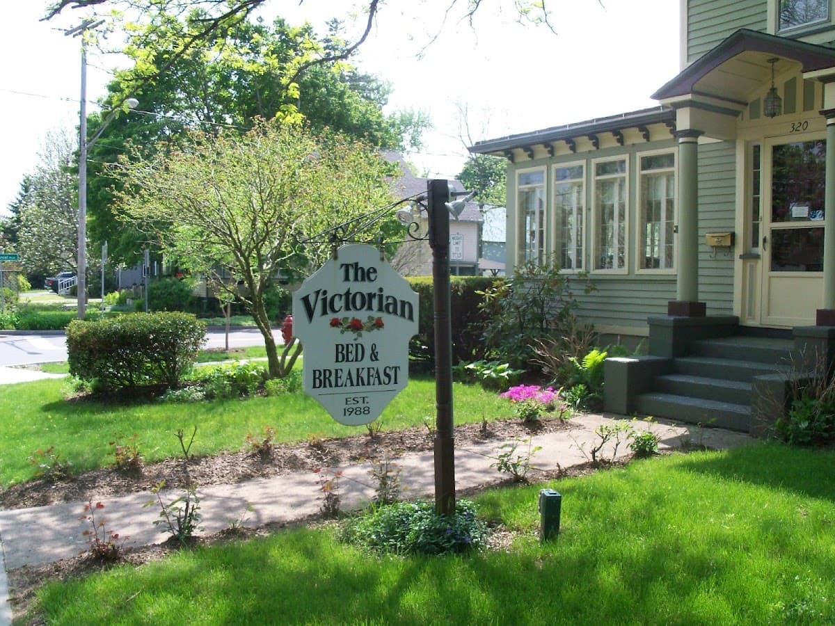 The Victorian Bed & Breakfast, Bed & Breakfast in Brockport