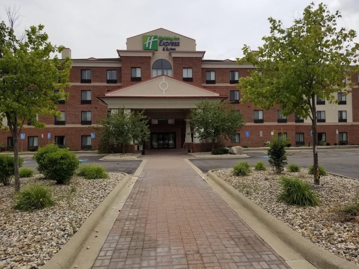 Holiday Inn Express & Suites Detroit North - Troy by IHG, Hotel in Clawson