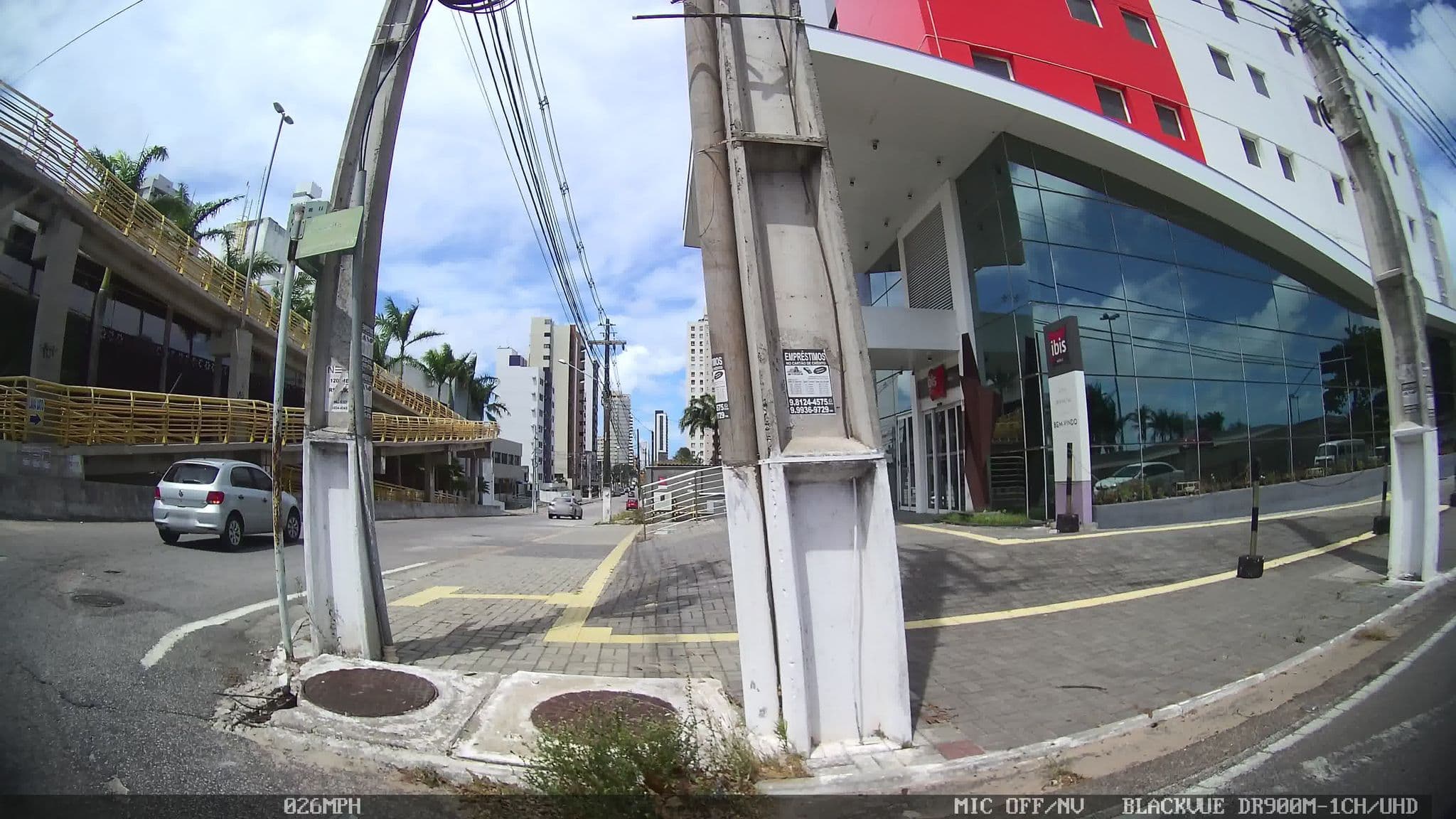 Street view near Hotel Ibis, Natal — © kaart_4 (CC BY-SA · Mapillary)