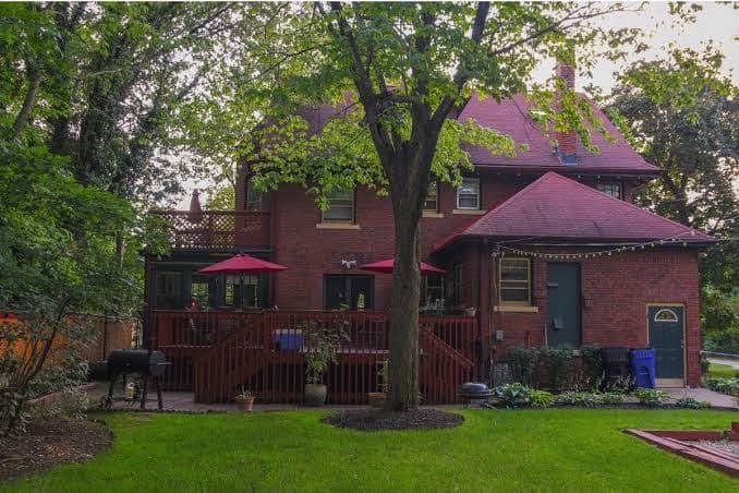 University Circle House (formerly known as University Circle Bed and Breakfast), Bed & Breakfast in Hough