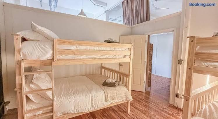 Loft 40 - Entire Place, Holiday Home in Hough