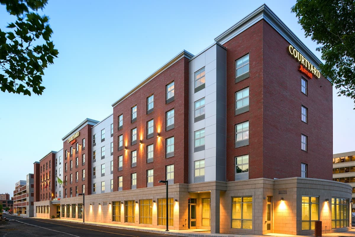 Courtyard by Marriott Edgewater NYC Area, Hotel in Fairview