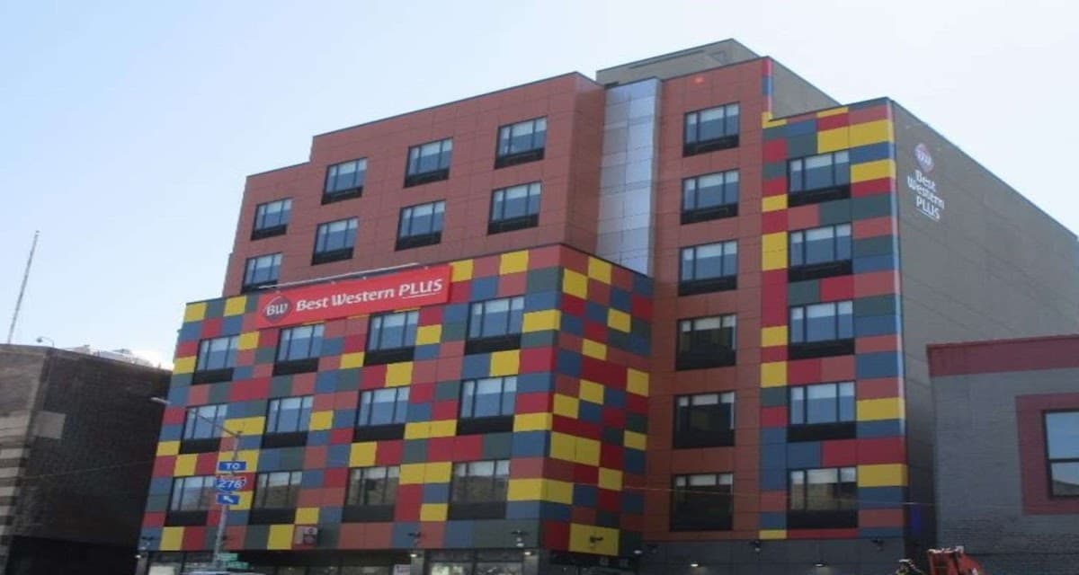Best Western Plus City Line Hotel, Hotel in Mott Haven