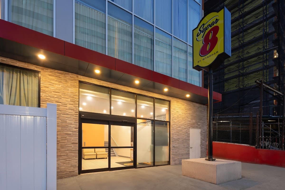 Super 8 by Wyndham Bronx Near Stadium, Hotel in Morrisania