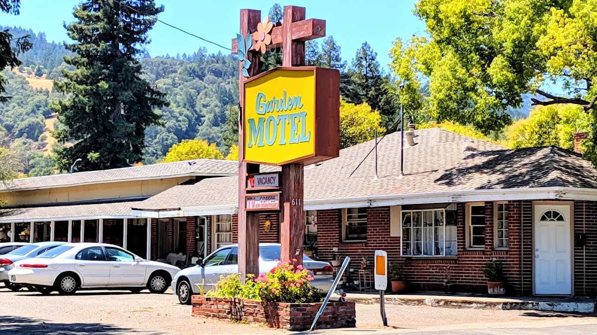 Angel Lees, Hotel in Cloverdale