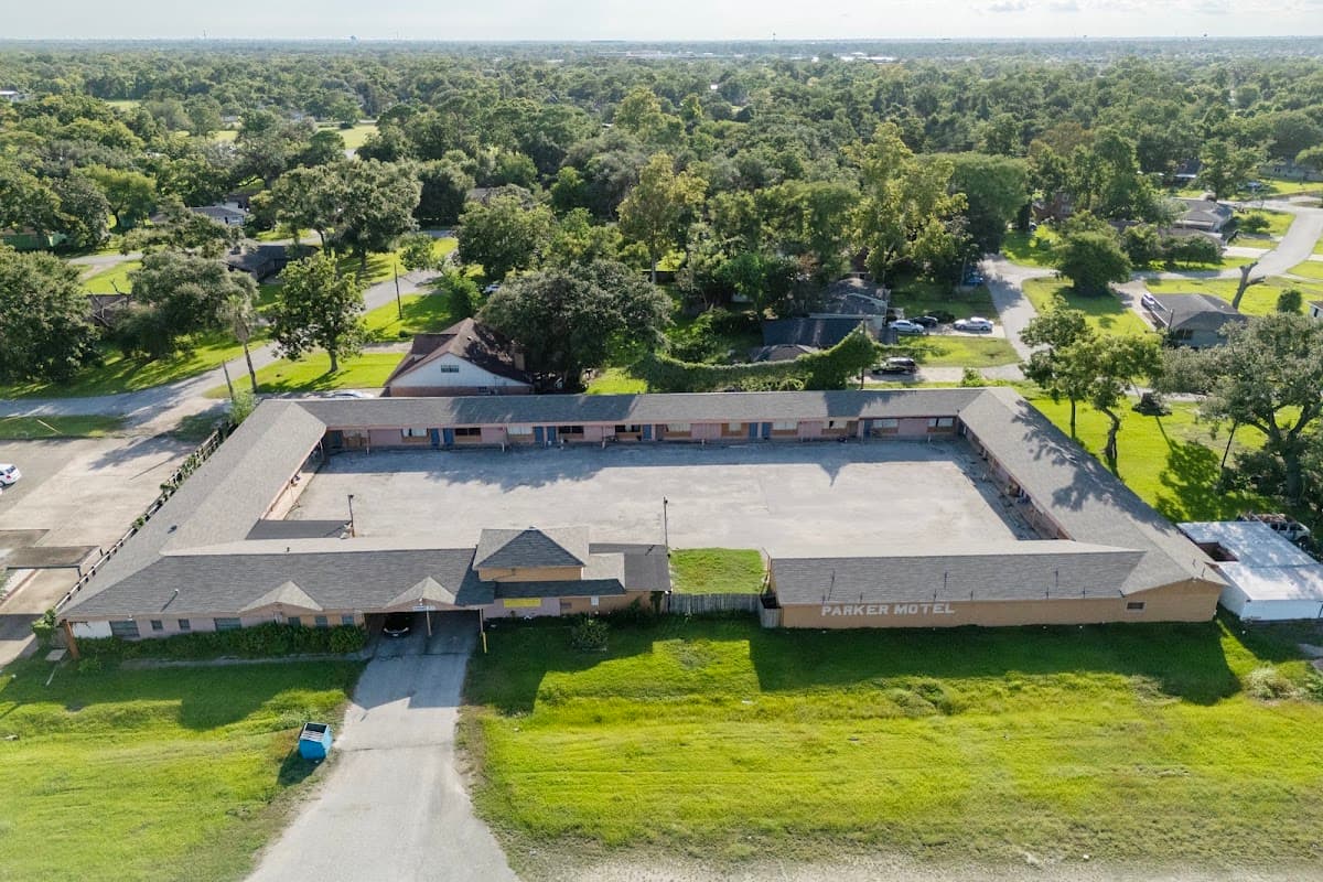 Capital O Parker Motel Clute Jackson Tx 332, Motel in Clute