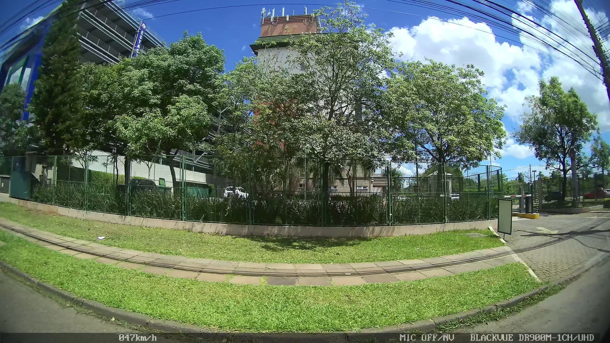 Street view near Ibis Porto Alegre Aeroporto, Porto Alegre — © kaart_1 (CC BY-SA · Mapillary)
