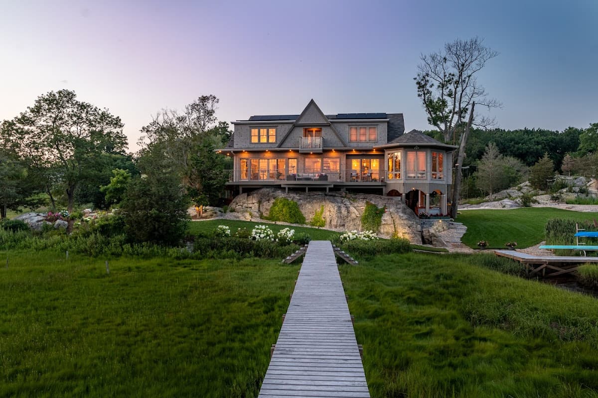 House on the Rock, Hotel in Cohasset