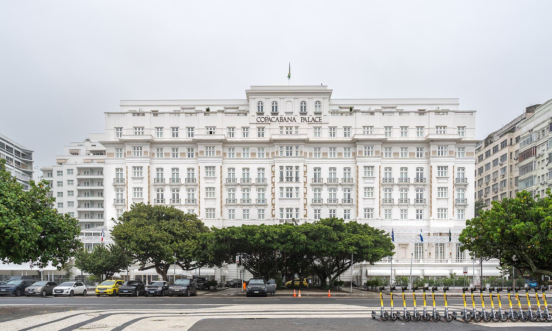 Hotel Copacabana Palace (via Wikimedia Commons, CC BY 4.0)