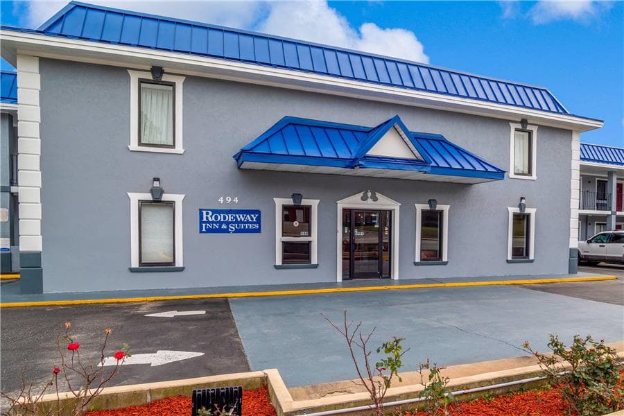 Rodeway Inn & Suites Fort Jackson, Hotel in Forest Acres
